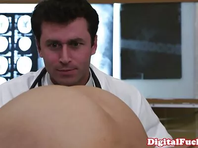 Ոչ ոք աքլորը կուլ չի տալիս, ինչպես նա