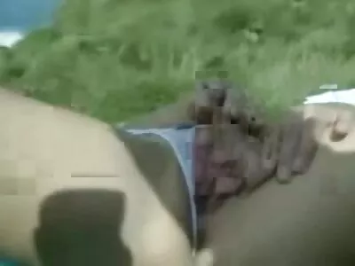 Busty Latina- ն սիրում է ծաղրել վեբ -տեսախցիկը