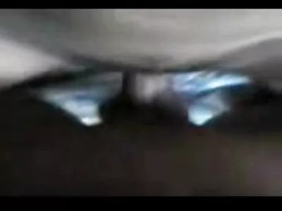 Uckիծաղ իմ ընկերուհուն էշի մեջ և նրա բերանում